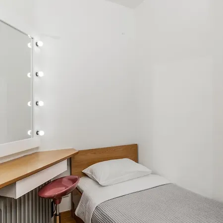 Niblue Seaview Apartment